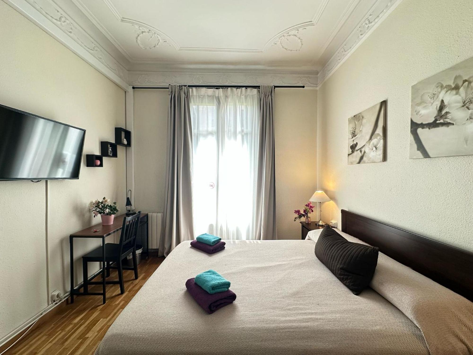 Rooms Aribau บาร์เซโลนา ภายนอก รูปภาพ